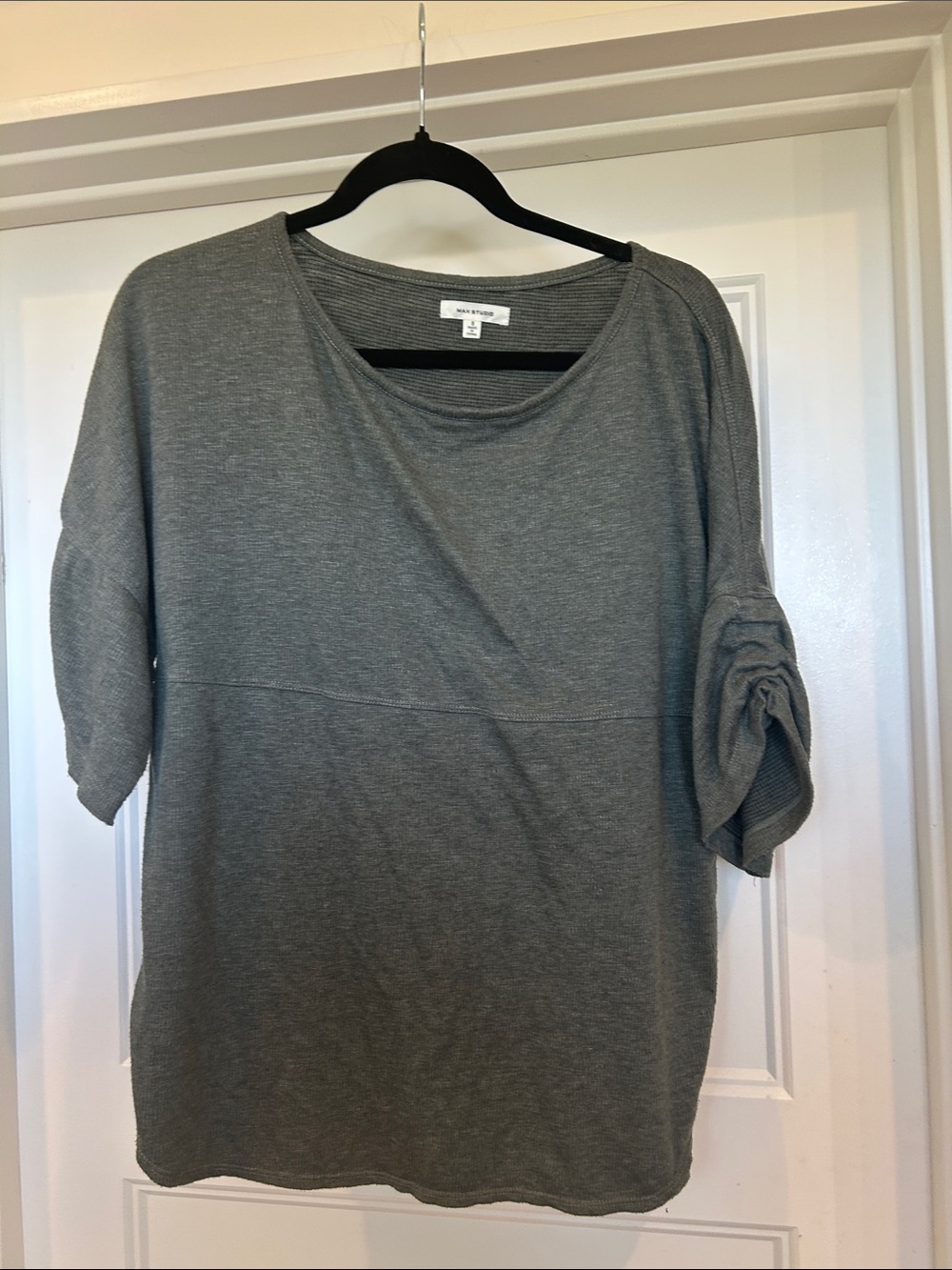 Max Studio Gray Short-Sleeve Scoop-Neck Knit Top